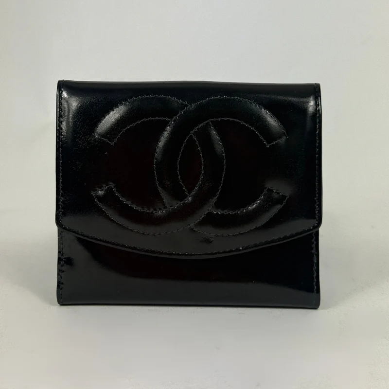 Chanel Portefeuille CC en cuir verni noir