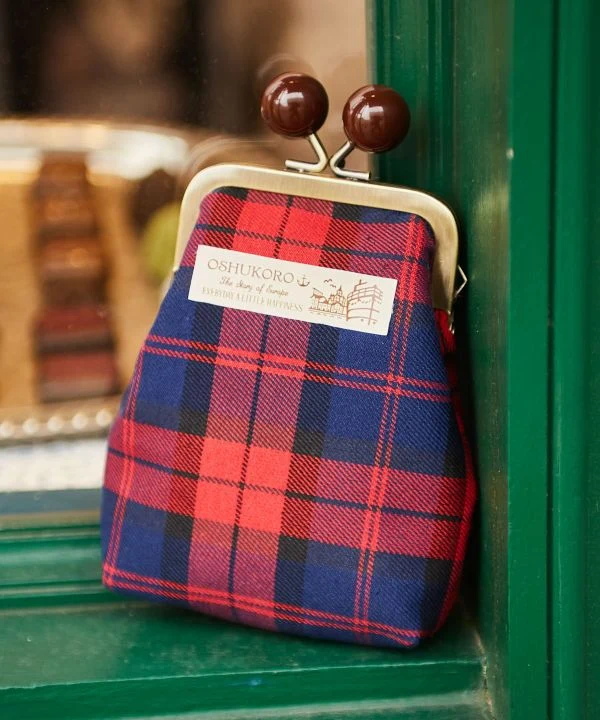 Pochette à fermoir à carreaux tartan