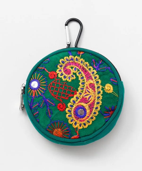 Pochette ronde brodée