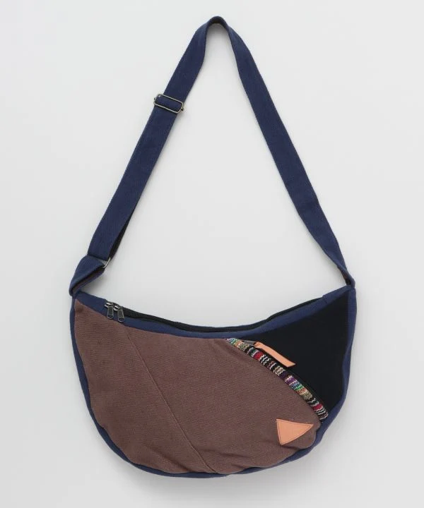 Sac à bandoulière tissé en croissant népalais