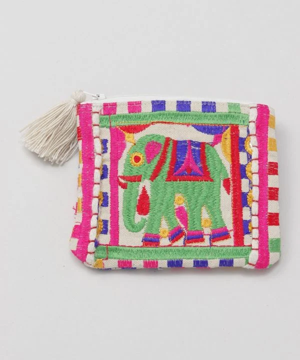 Petite pochette brodée colorée