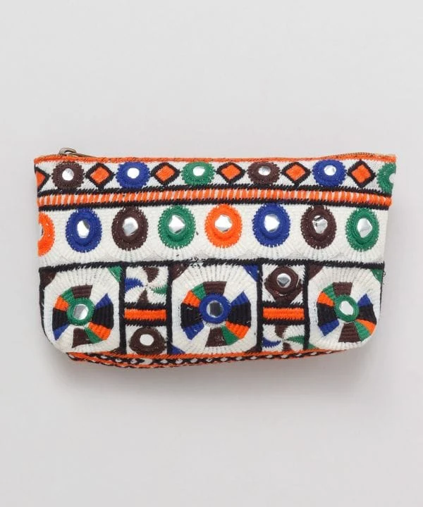 Pochette brodée