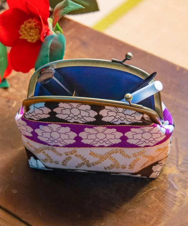 Pochette GAMAGUCHI en brocart KIREHON