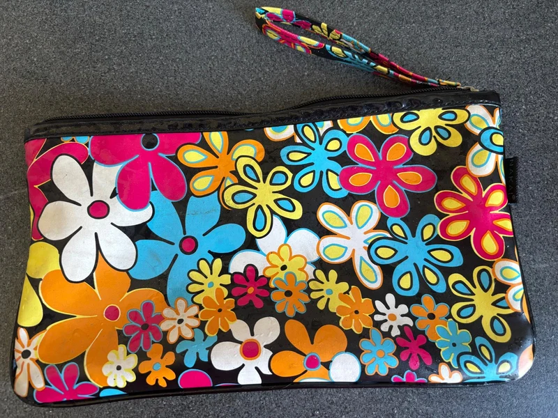 POCHETTE MAQUILLAGE 💄