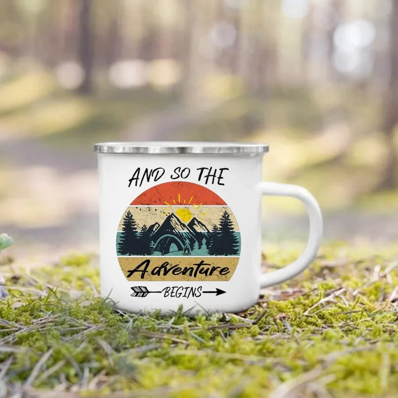 Tasse de camping imprimée en émail 360ml "Camping mug - Adventure life"