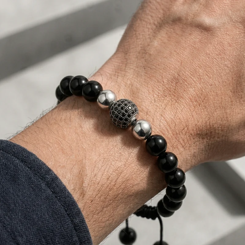Bracelet Shamballa Homme Perles Noires et Bille Pavée