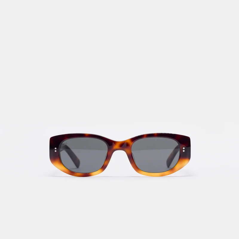 Silvia Sunglasses in Tortoise/Black