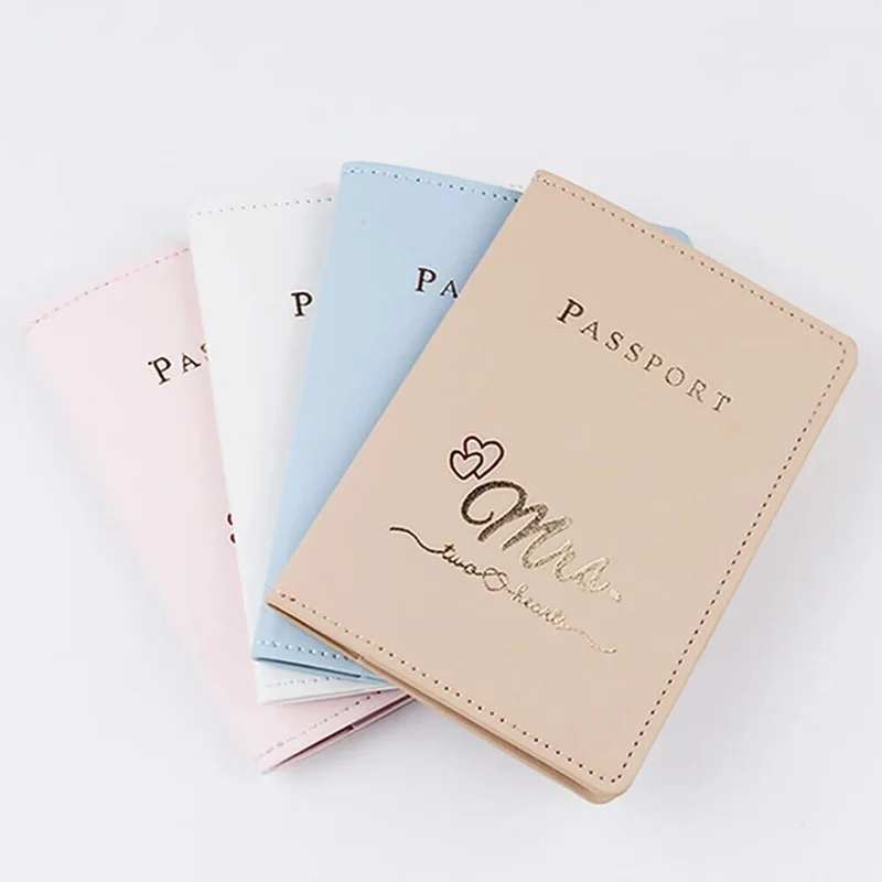 Étui Passeport Personnalisé Couple | Design Romantique et Compact