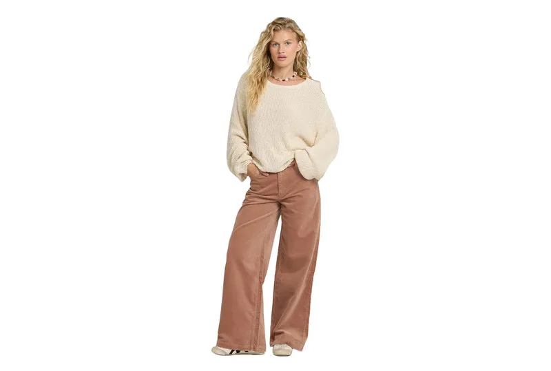PANTALON EN ROUGE NON COUPÉ