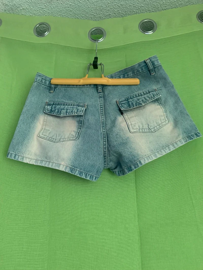 Short jeans