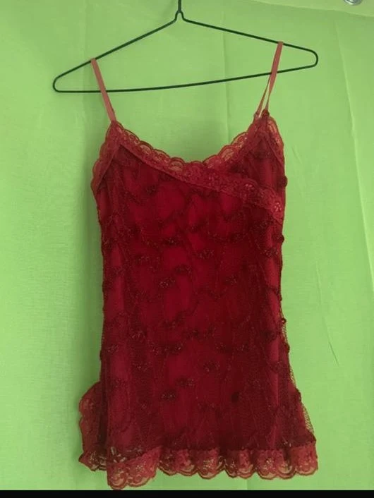 Bluse d’été de taille S color rouge pailleté