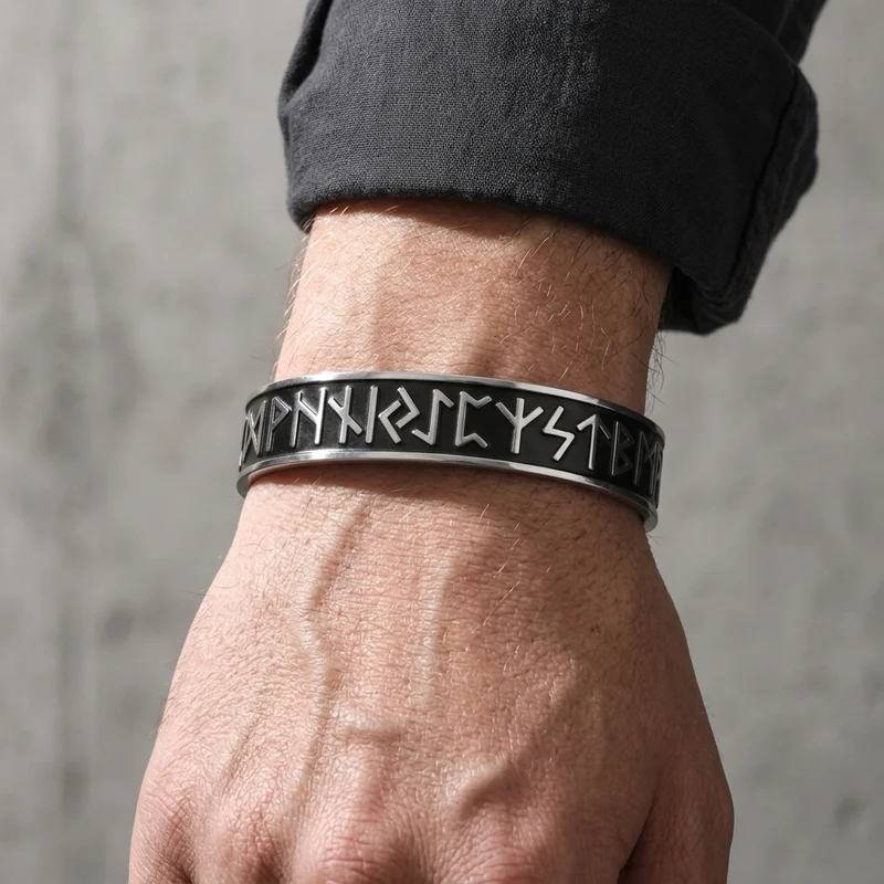 Bracelet Scandinave Homme, Jonc Ouvert en Acier à Runes