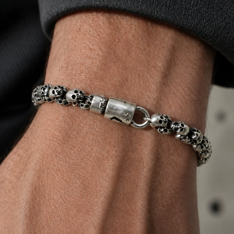 Bracelet Homme Tête de Mort Maille de Crânes en Acier