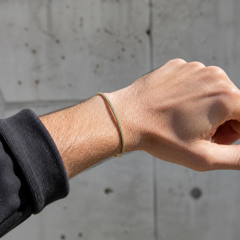 Bracelet Homme Discret, Jonc Fin Doré à Pierres Bleues