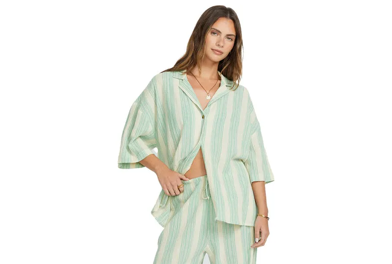 CHEMISE À MANCHES COURTES OVERSIZE CÔTÉ PLAGE