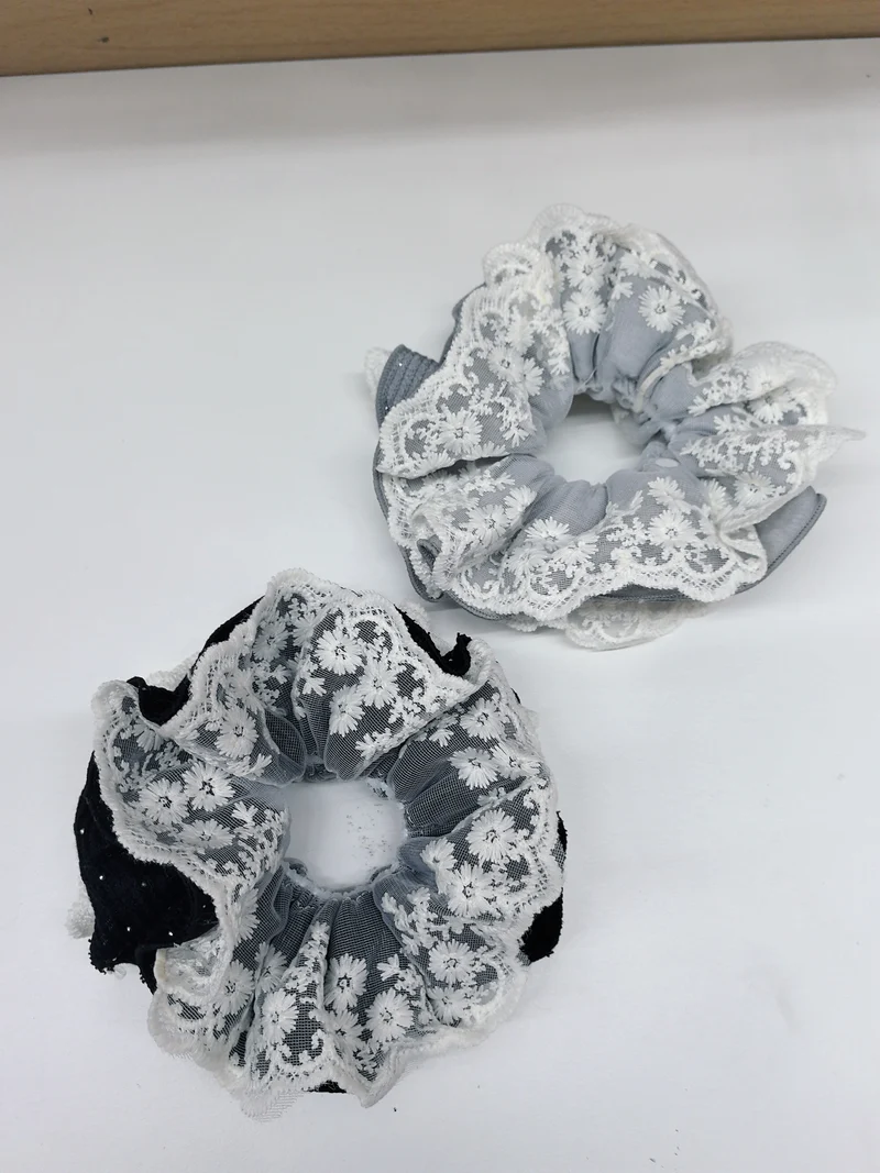 Chouchou cheveux en dentelle double épaisseur (x12)