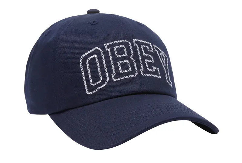 CASQUETTE COLLEGIATE W À SANGLE ARRIÈRE