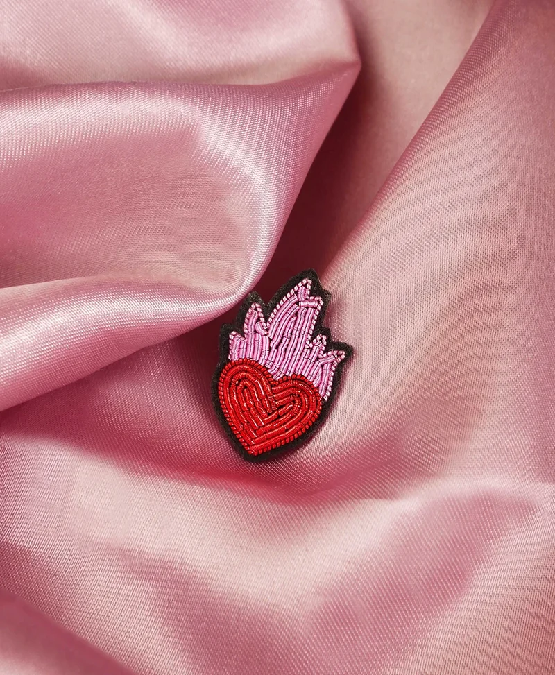 Broche coeur enflammée fait main - Malicieuse