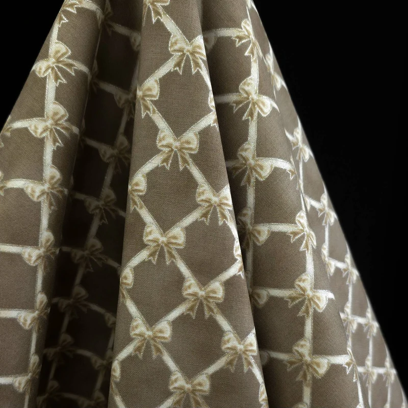 100 % Coton Kona | Éclat des Fêtes | Taupe | Robert Kaufman
