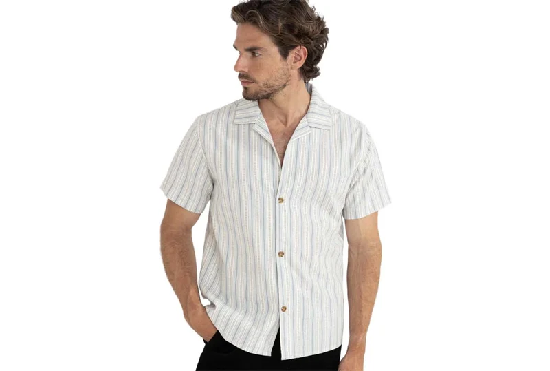 CHEMISE À RAYURES DE VACANCES À MANCHES SANS MÉTRAGE